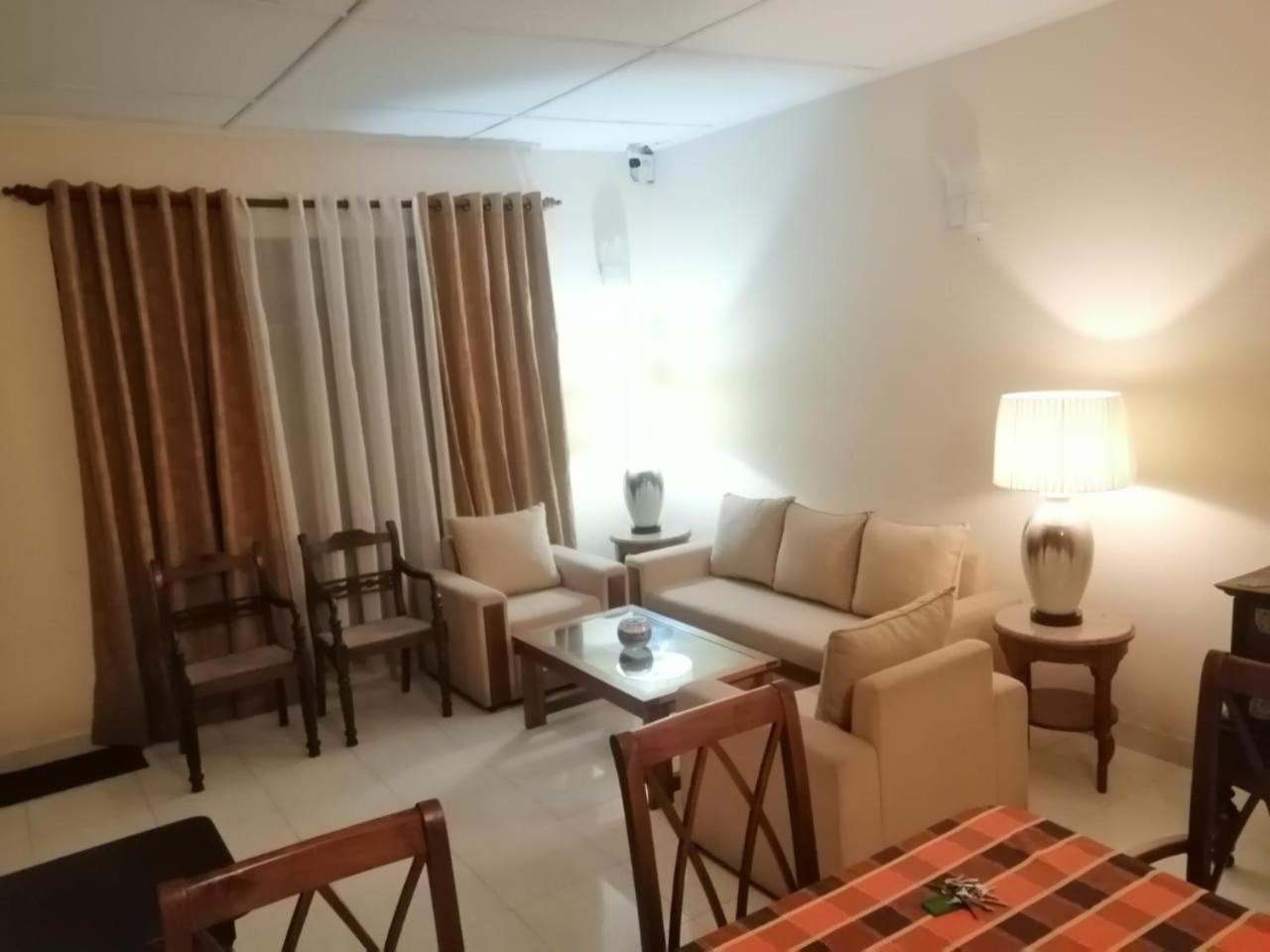Nalendra Villa - Oceanfront 히카두와 외부 사진